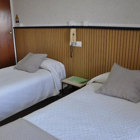 Hostal Ramon Y Cajal Valladolid Bagian luar foto