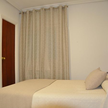 Hostal Ramon Y Cajal Valladolid Bagian luar foto