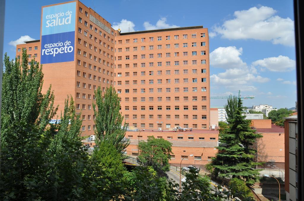 Hostal Ramon Y Cajal Valladolid Bagian luar foto