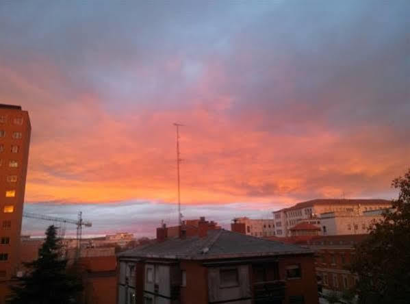 Hostal Ramon Y Cajal Valladolid Bagian luar foto