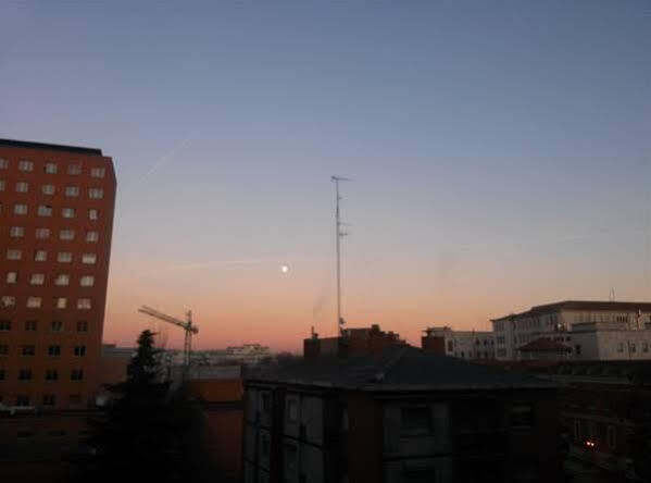Hostal Ramon Y Cajal Valladolid Bagian luar foto